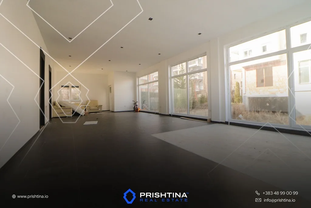 Lokal me qira 147m² në Arbëri/Dragodan