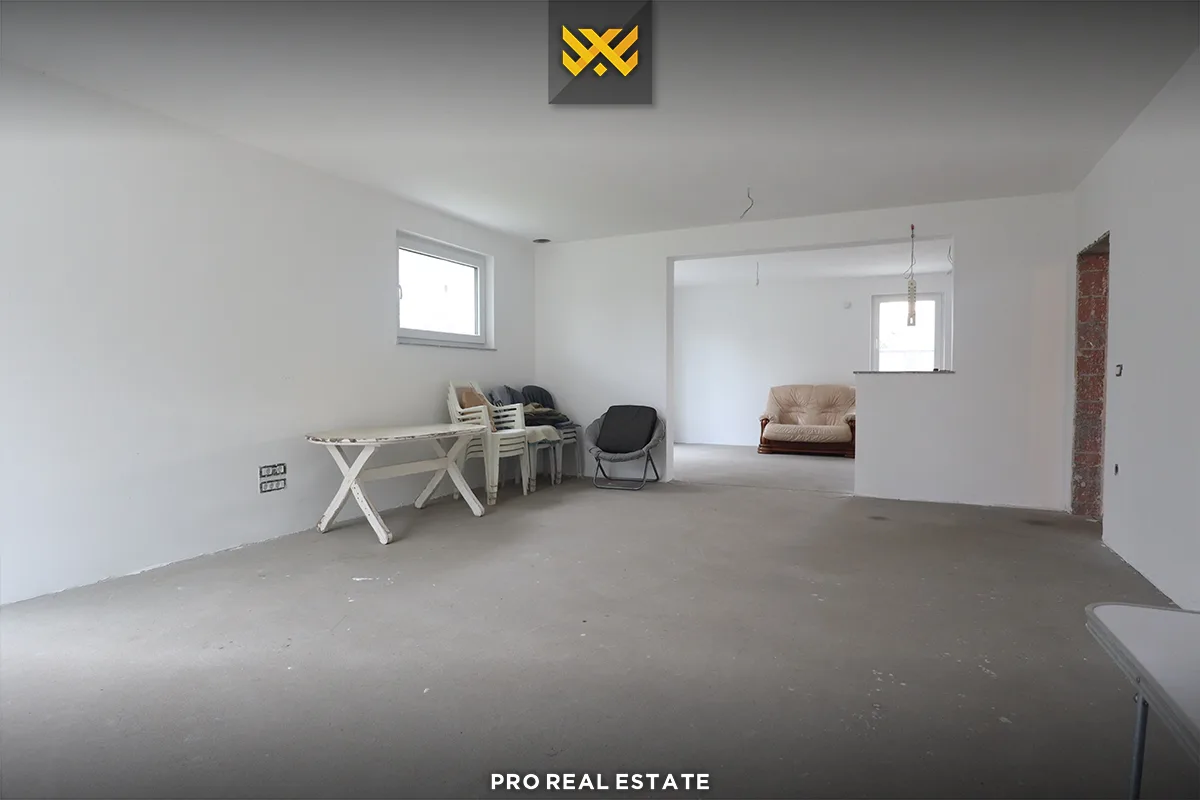Shtëpi 242m² Neto për #SHITJE në Hajvali.