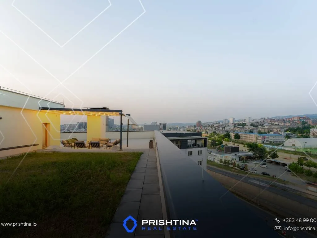 Banese ne #shitje 230m² + 394.29 terasë në Kalabri