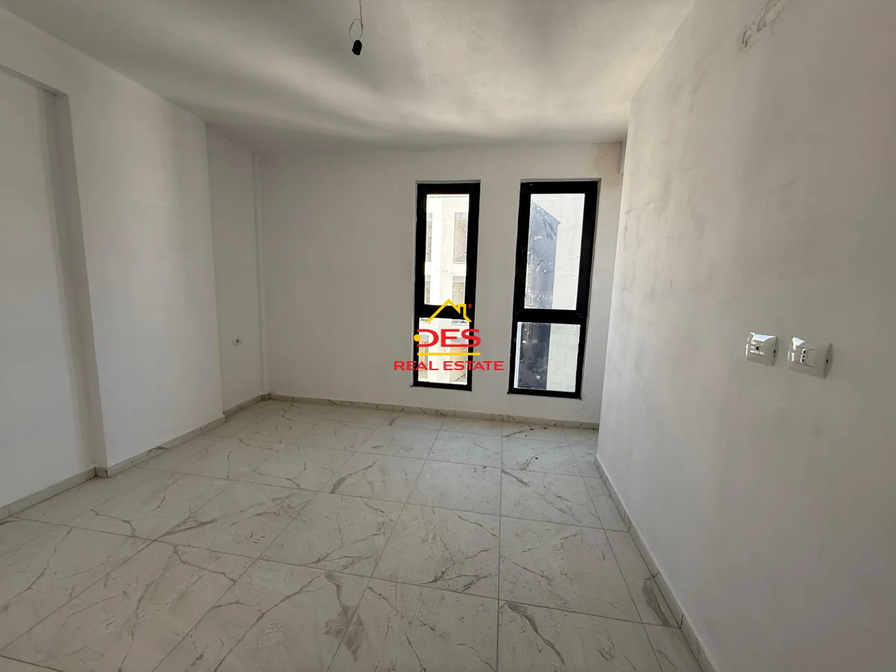 Shitet apartament 2+1+2 në orikum ,vlorë