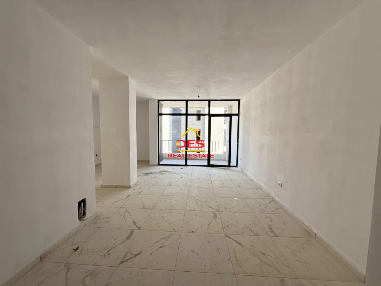 Shitet apartament 2+1+2 në orikum ,vlorë