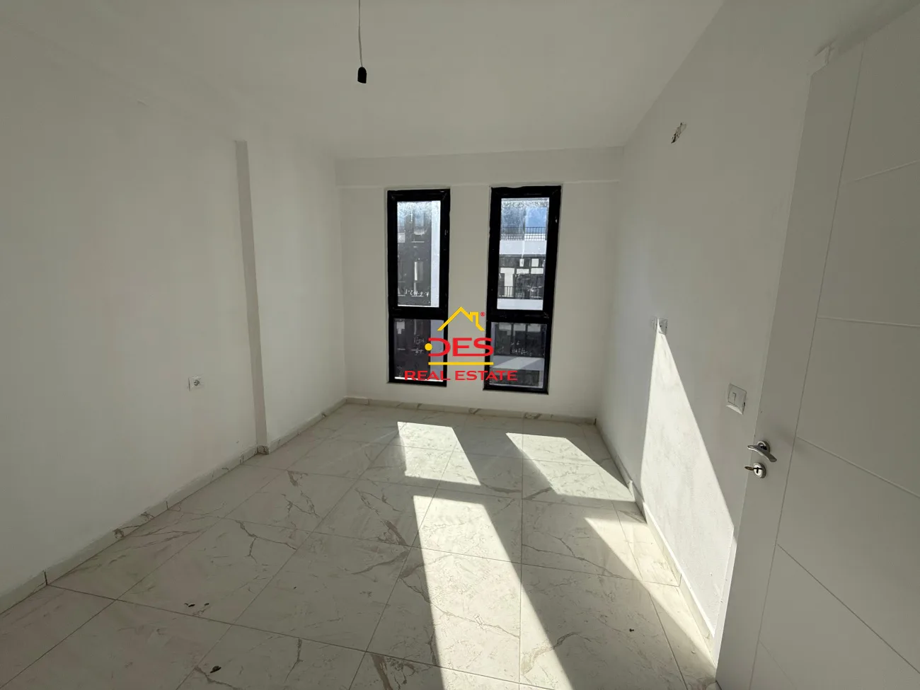 Shitet apartament 2+1+2 në orikum ,vlorë