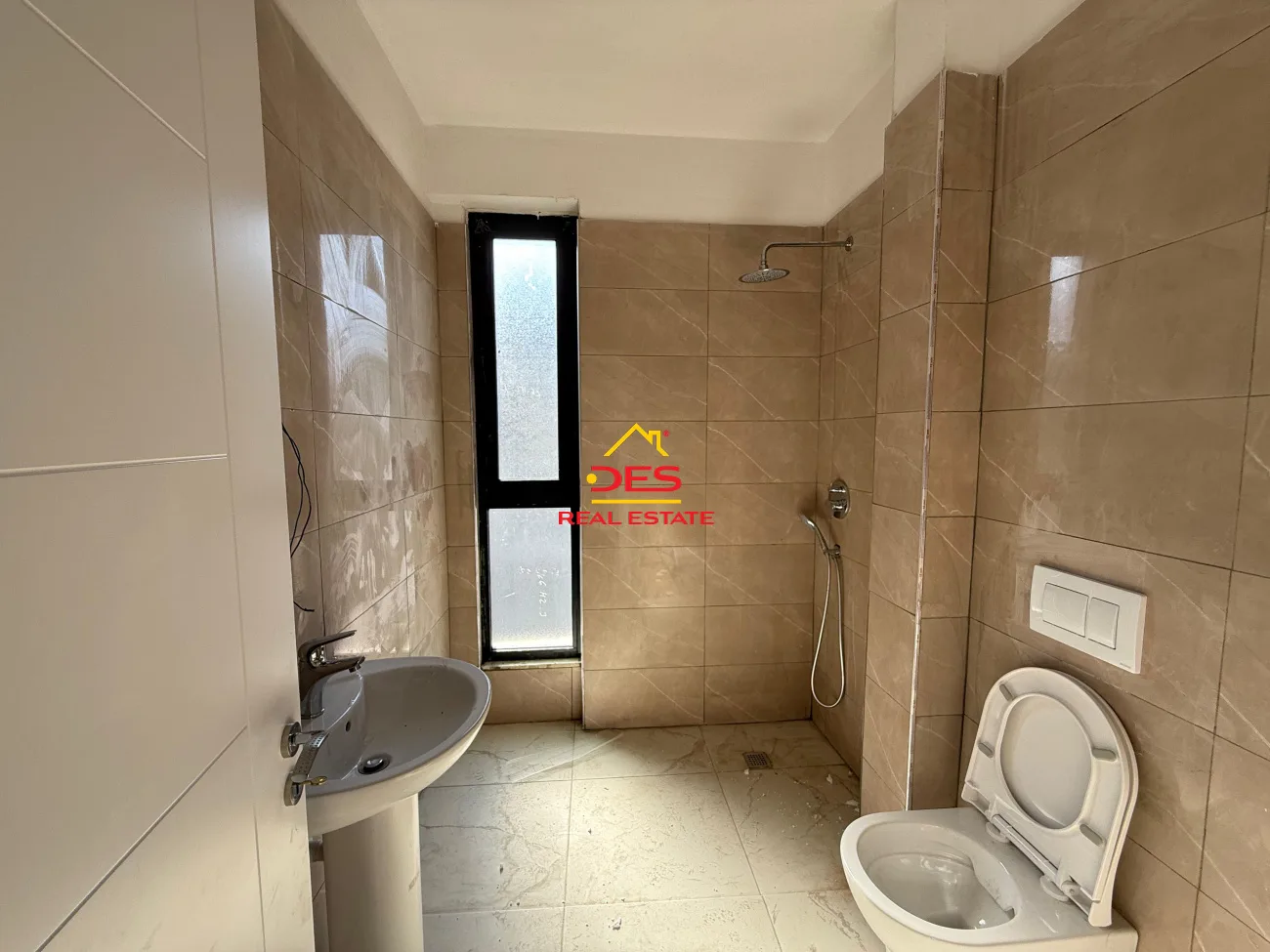 Shitet apartament 2+1+2 në orikum ,vlorë