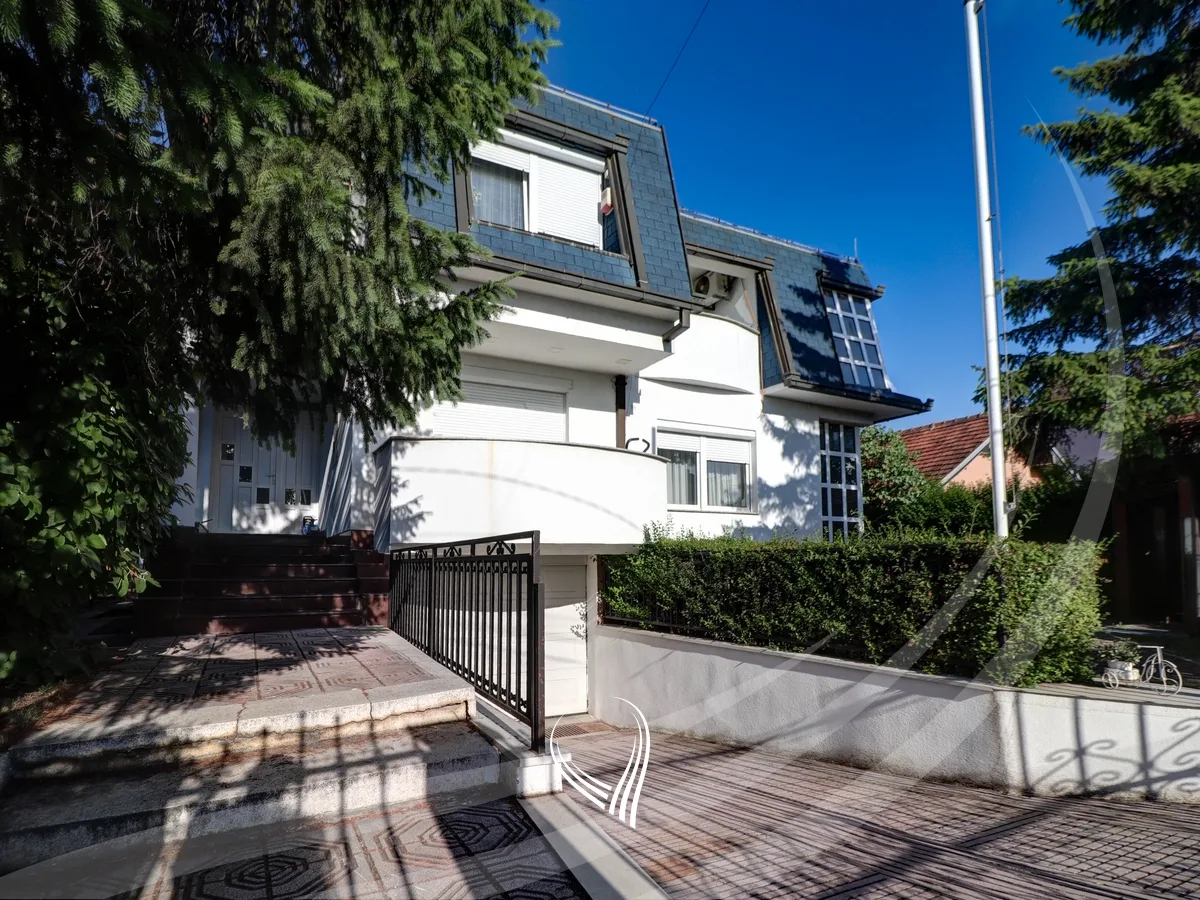 Shtëpi me 4 dhoma gjumi me qira në lagjen Arbëria – Dragodan