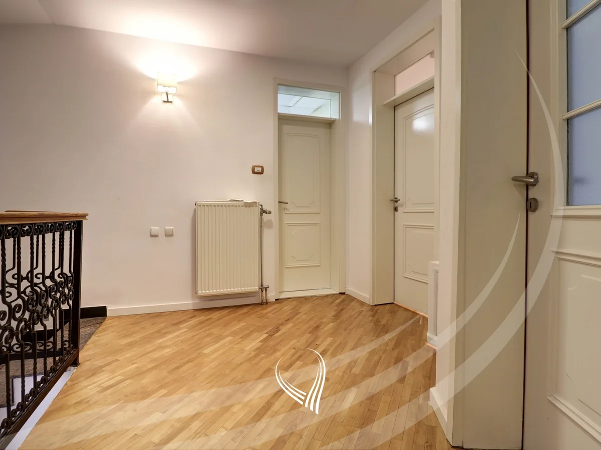Shtëpi me 4 dhoma gjumi me qira në lagjen Arbëria – Dragodan