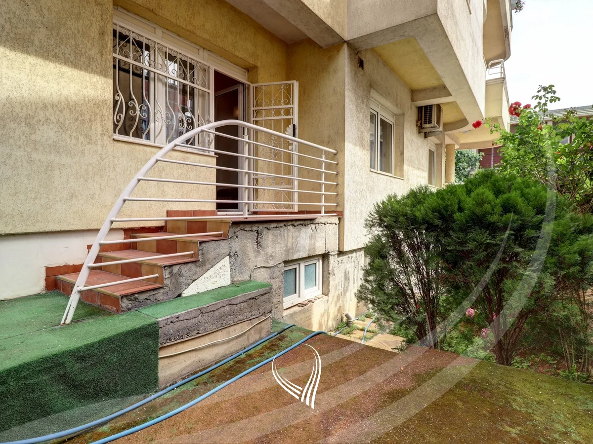 Banesë me 3 dhoma gjumi me qira në lagjen Aktash