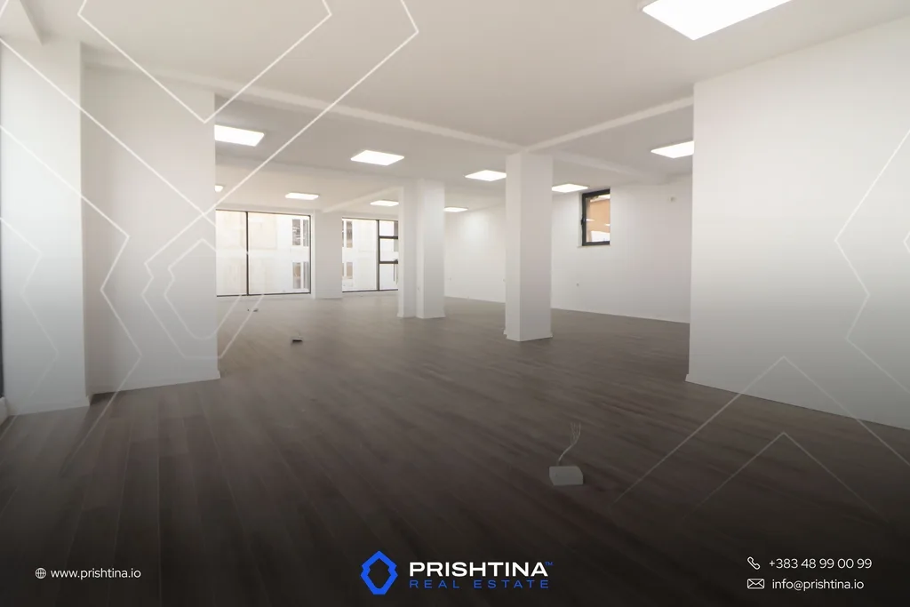 Objekt me qira 300m² në Bregun e Diellit