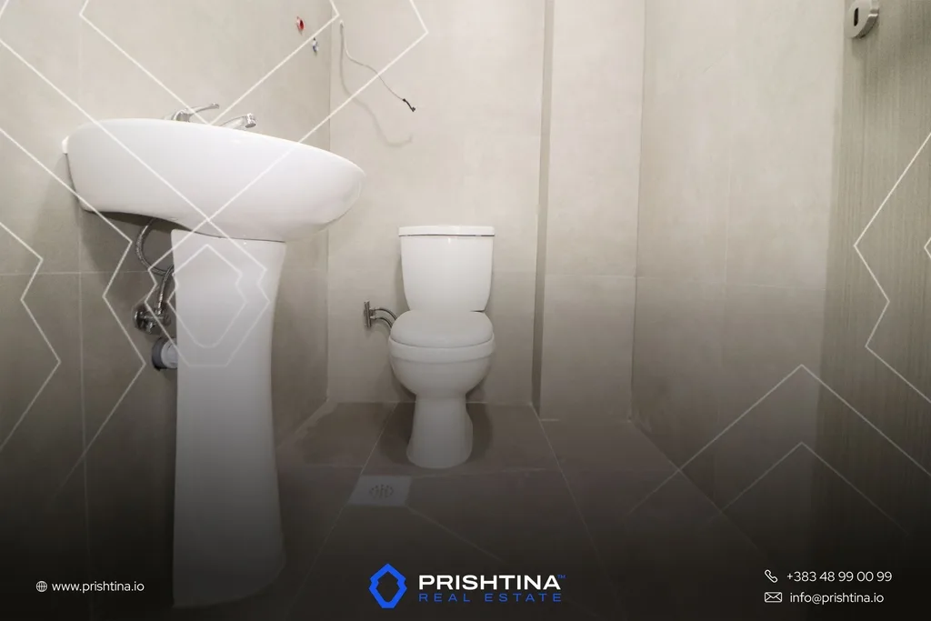 Objekt me qira 300m² në Bregun e Diellit