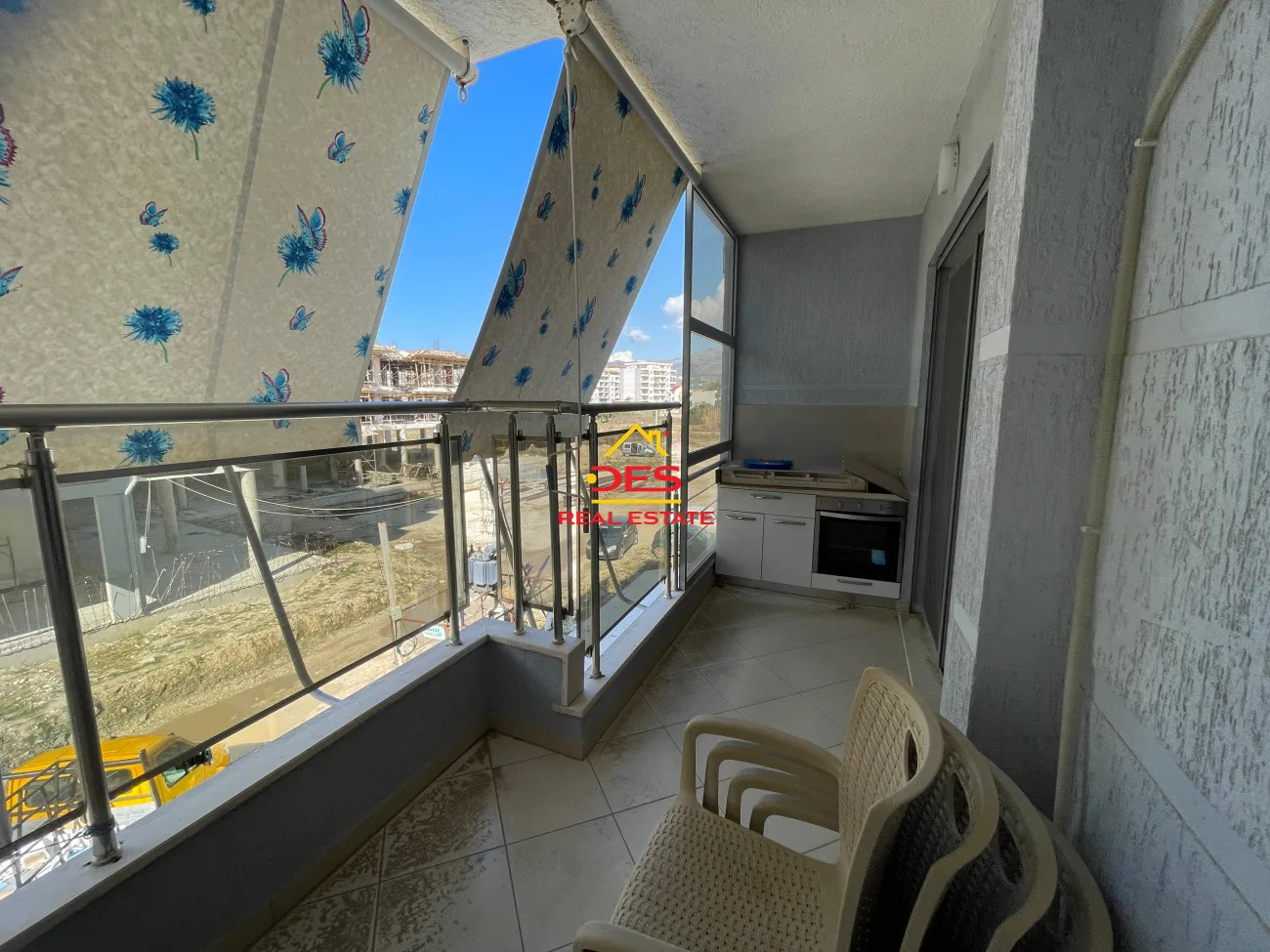 Shitet apartament 2+1 në orikum.