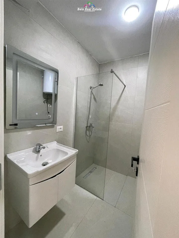 Apartament Me Qera 1+1 Ne Xhamllik (ID B2101282) Tirane