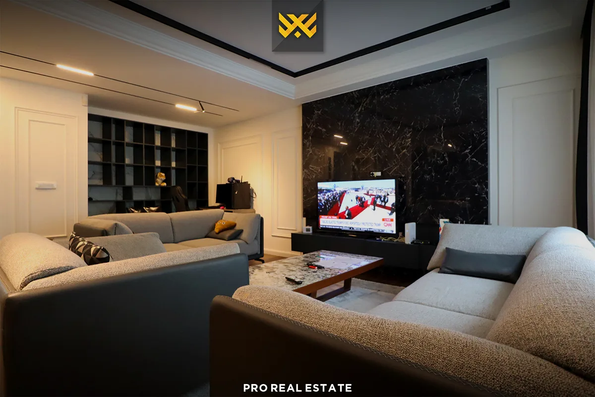 Shtëpi 204m² për #SHITJE në Sofali.