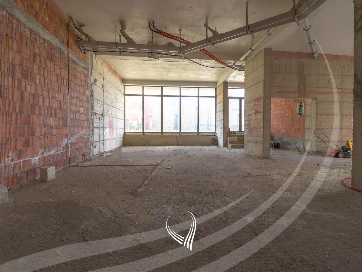 Lokal 316m2 në shitje në lagjen Kalabria – Emshir