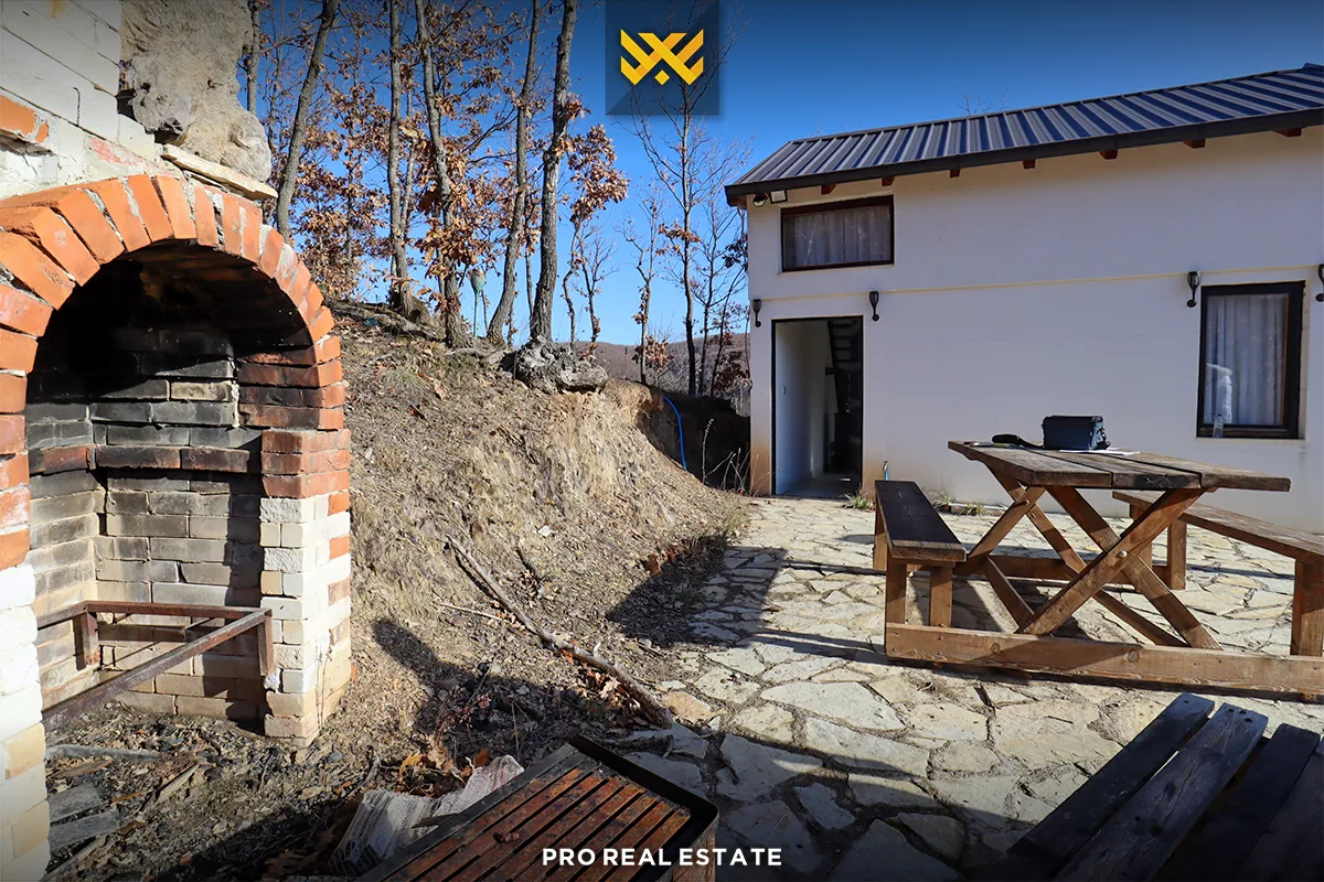 Shtëpi 77m² + 25 Ari Truall për #SHITJE në Badovc.