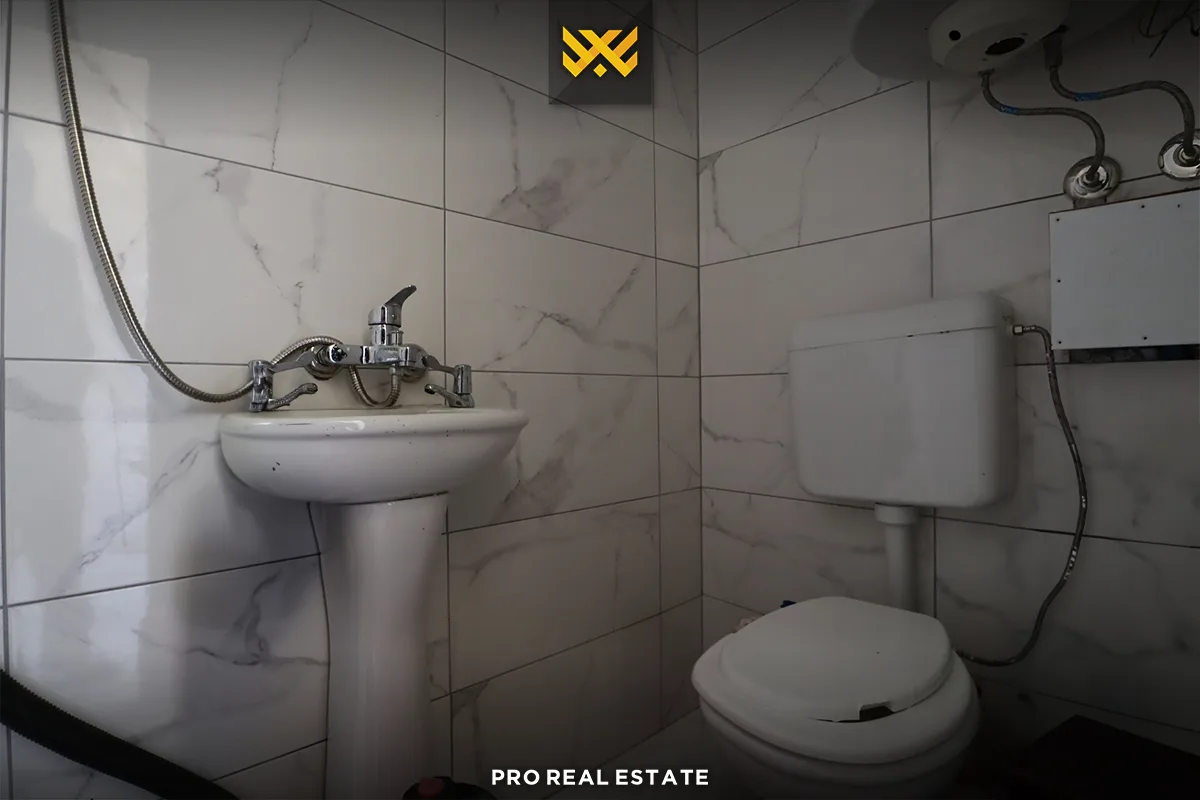 Shtëpi 77m² + 25 Ari Truall për #SHITJE në Badovc.
