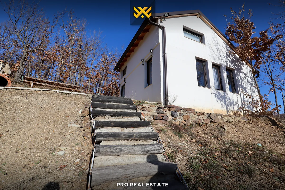 Shtëpi 77m² + 25 Ari Truall për #SHITJE në Badovc.