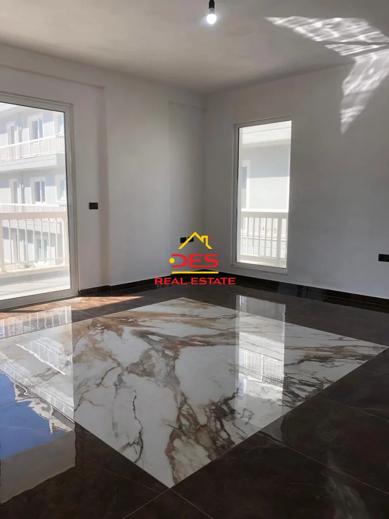 Shitet apartament 1+1 në radhimë,vlorë