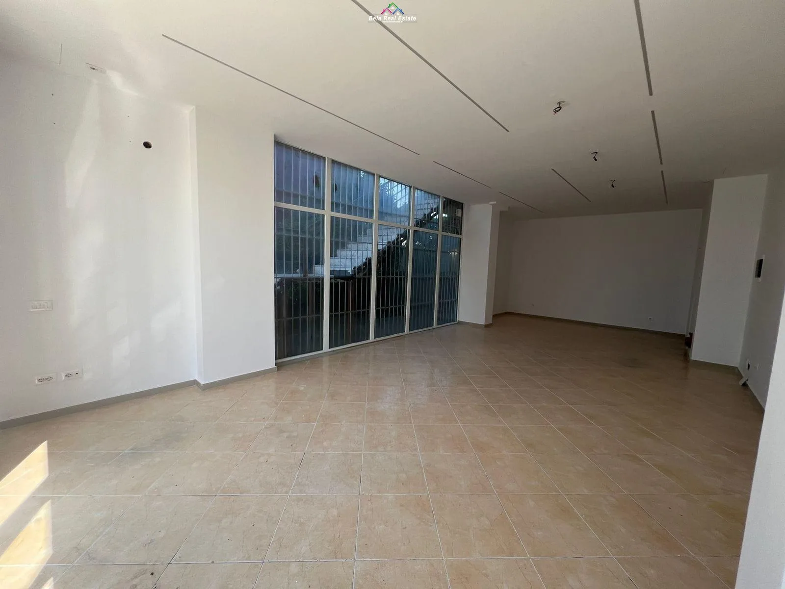 Dyqan Me Qera Ne Kamez (ID BD21861) Tirane