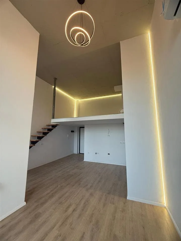 Dyqan Duplex Me Qera tek Kompleksi Golden Park (ID BD21721)