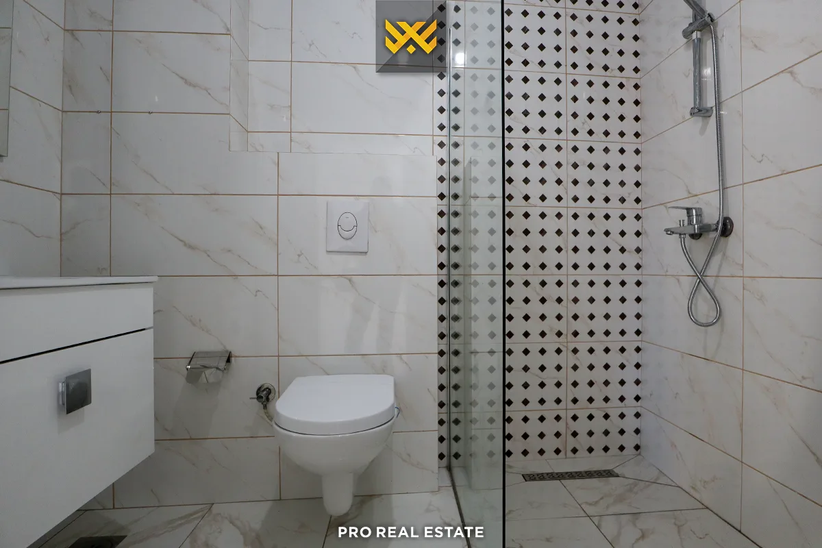 Banesë / Zyrë 87m² me #QIRA te Rruga B