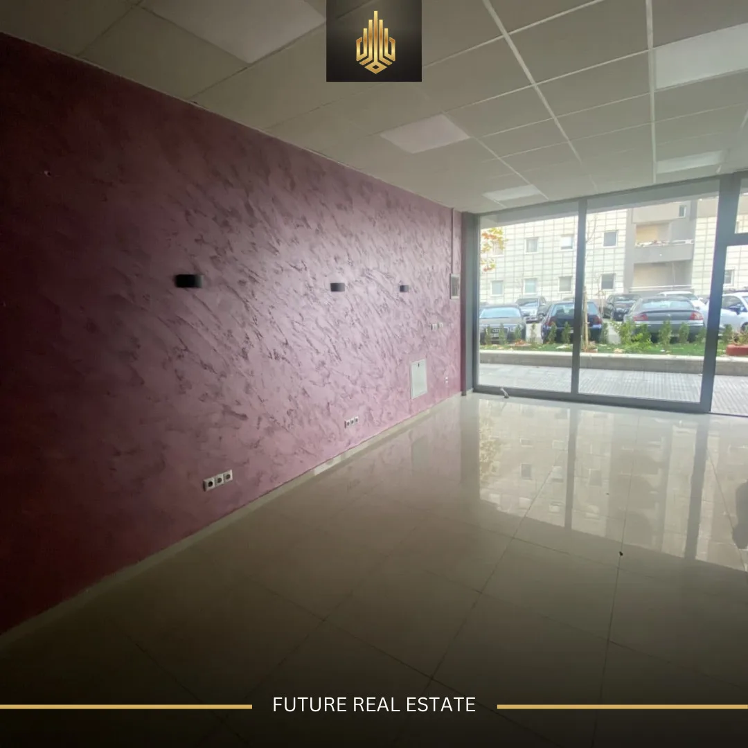 Lokal me QERA/33m²