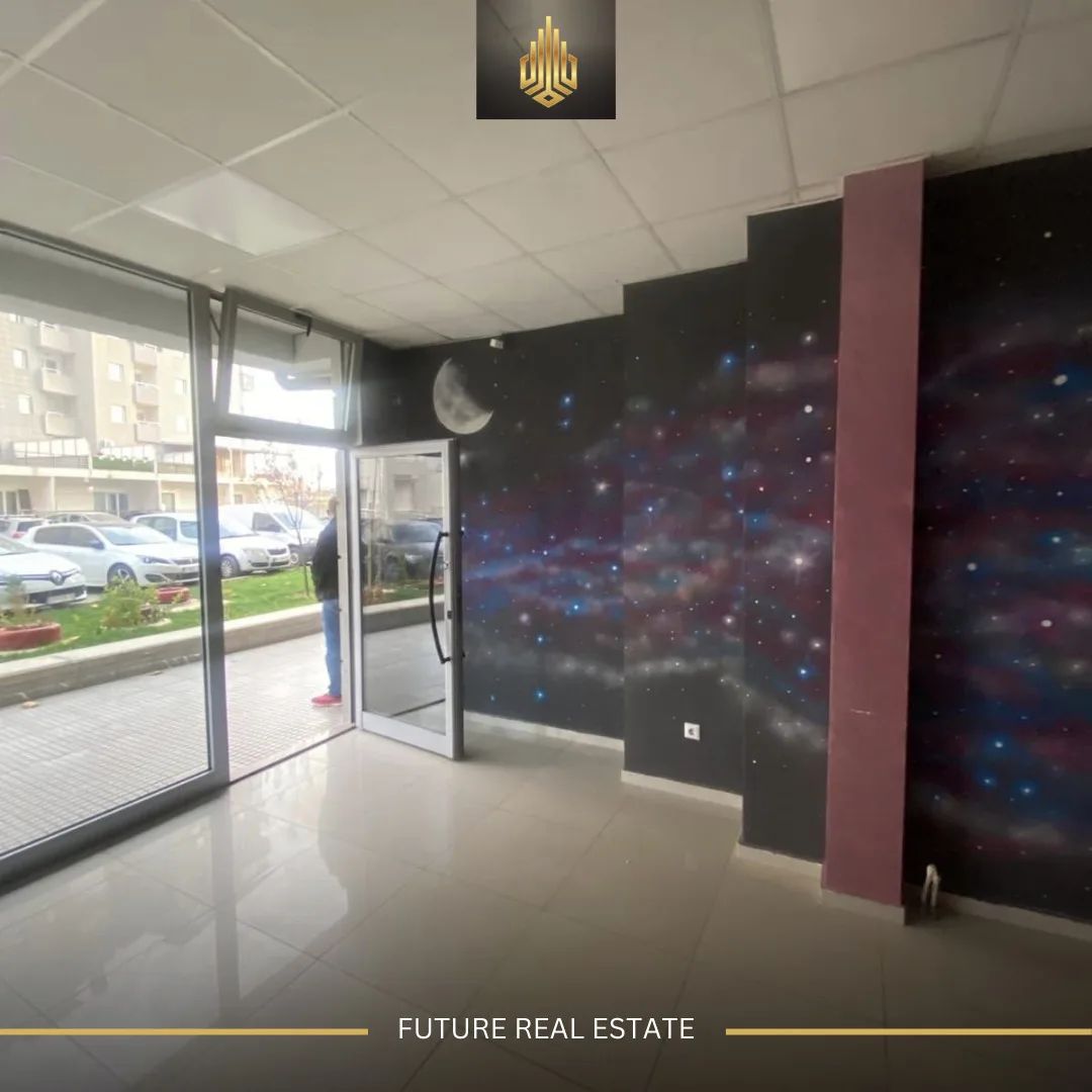 Lokal me QERA/33m²