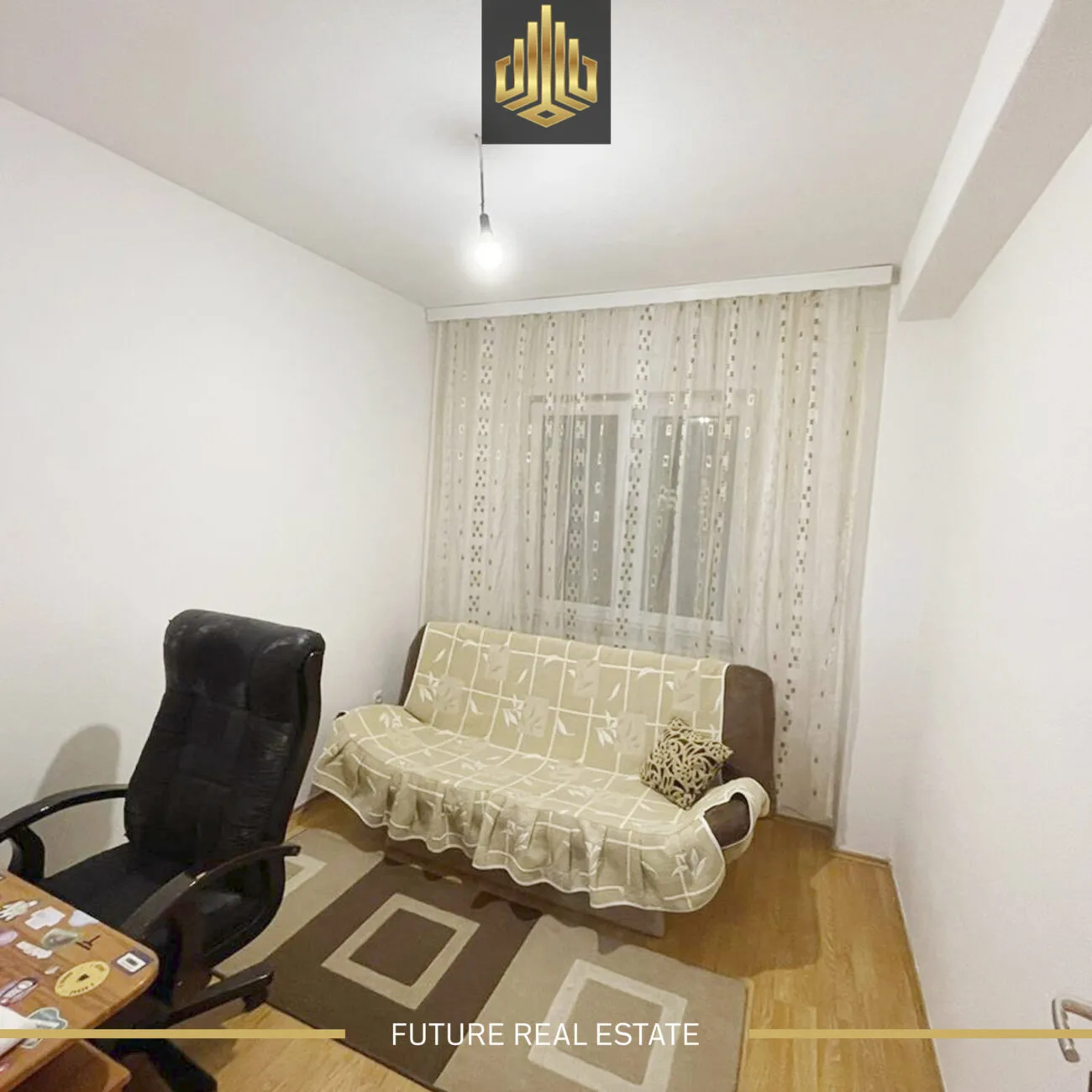 Banesë me QIRA – 3 dhomë gjumi – te shtëpija e pleqëve.