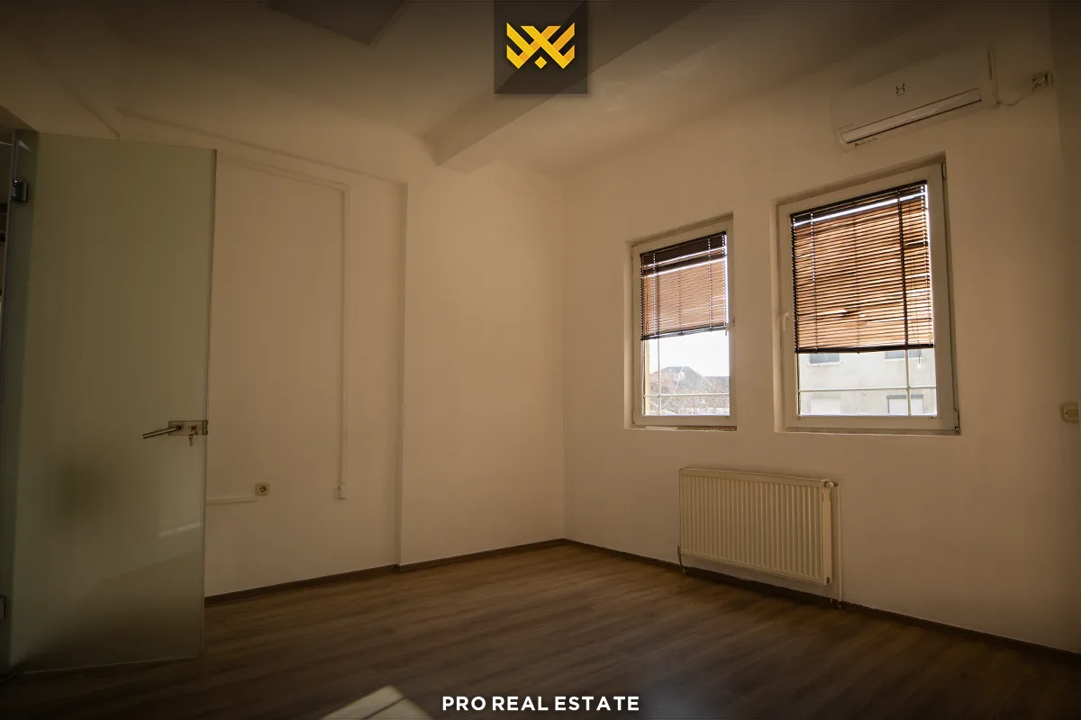 Zyrë 150m² me #QIRA në Qendër.