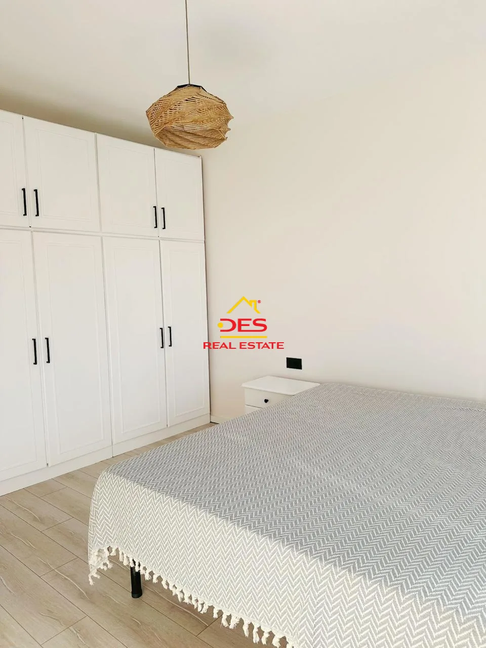 Shitet apartament 2+1 në delvinë