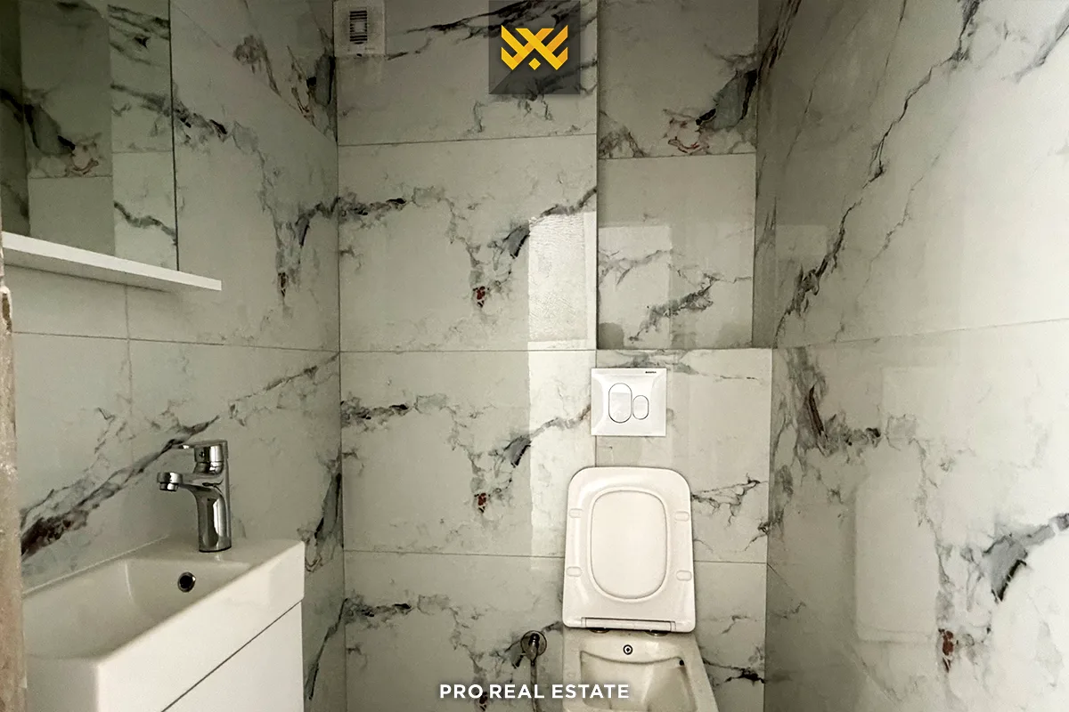 Lokal 260m² për #SHITJE në Emshir