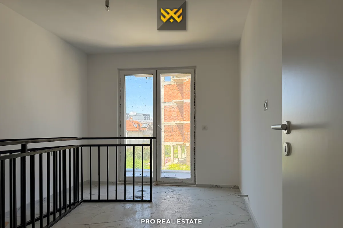 Lokal 260m² për #SHITJE në Emshir