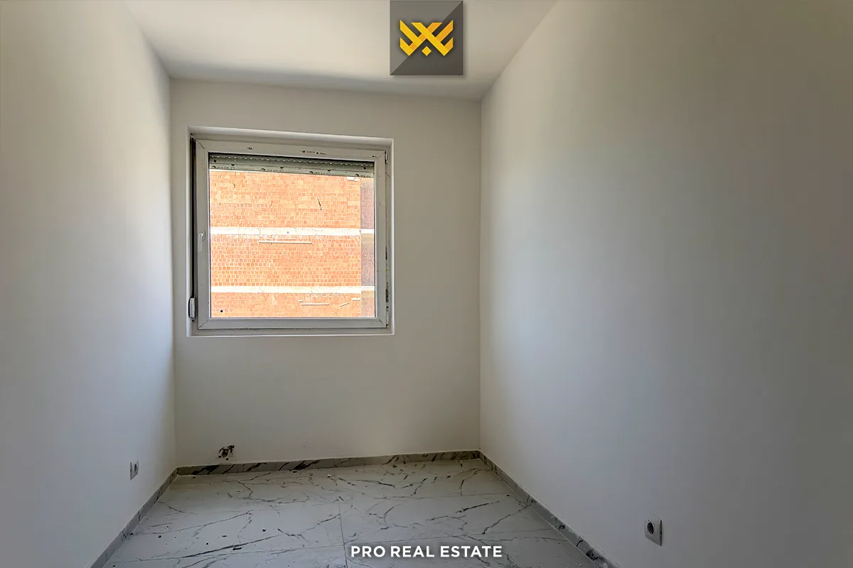Lokal 260m² për #SHITJE në Emshir