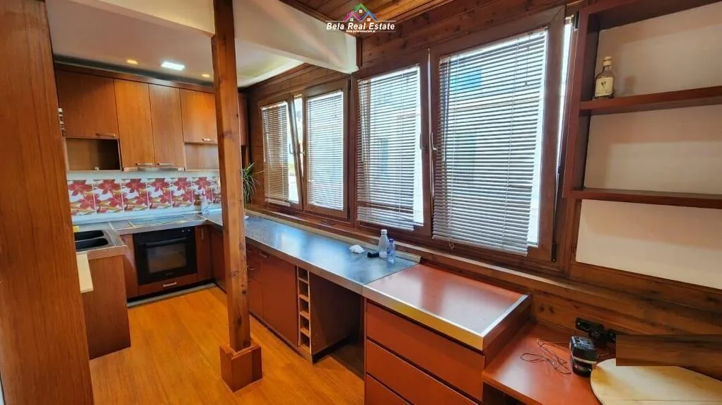 Apartament 2+1 Me Qera tek Myslym Shyri (ID BV22311) Tirane.