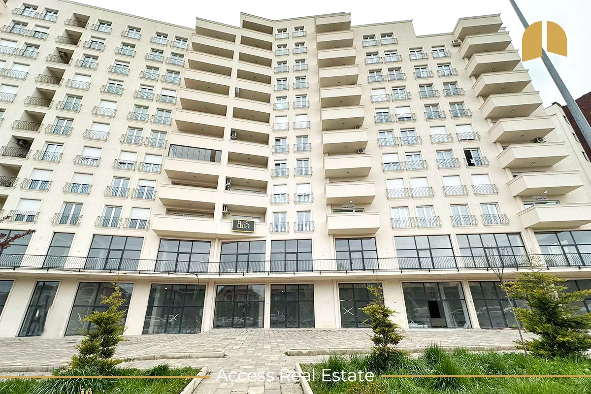 Lokal me QIRA – 400m² – Rruga C