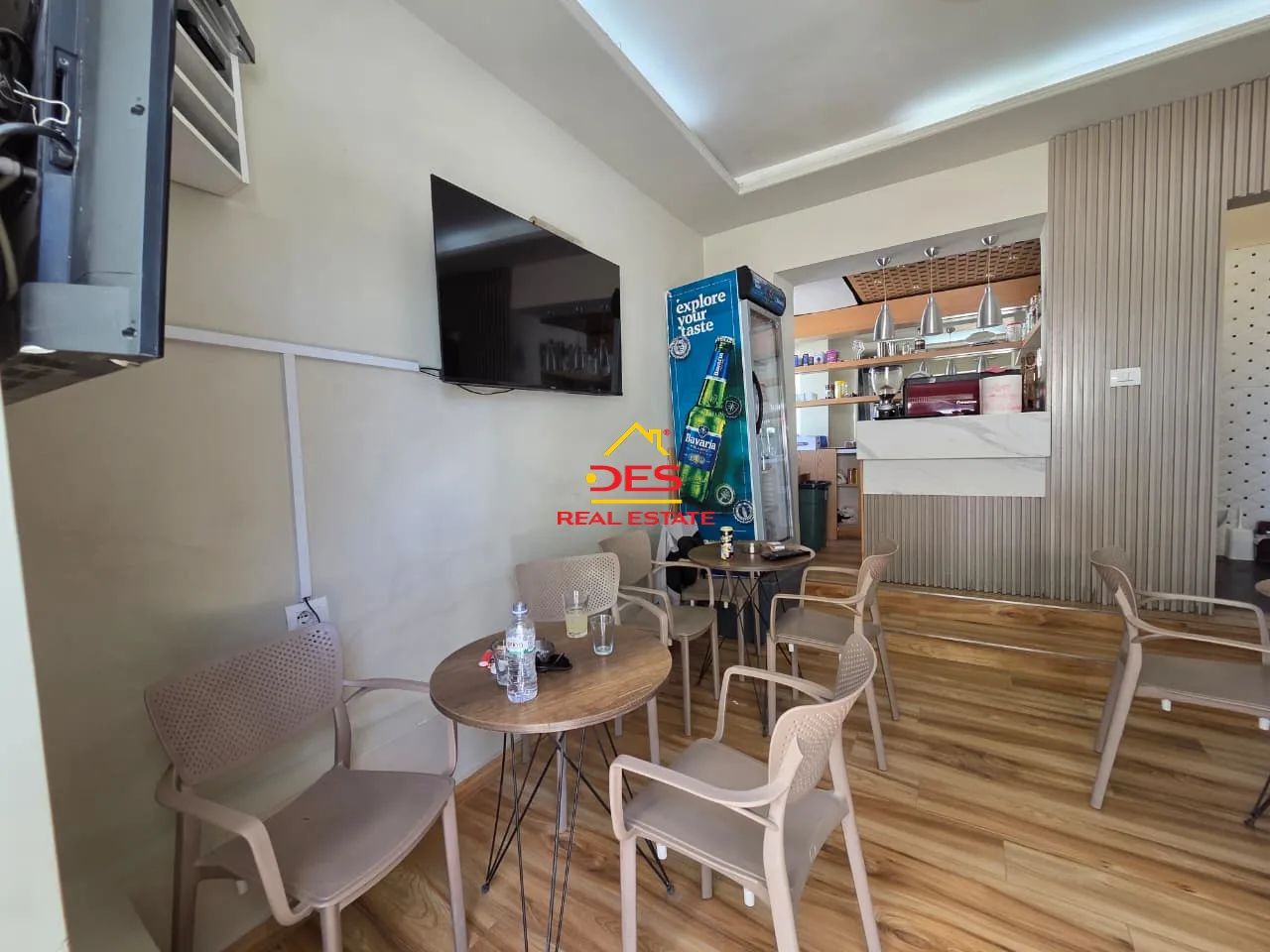 Shitet ambient biznesi (bar-lokal) pranë mobileri aliko, vlorë