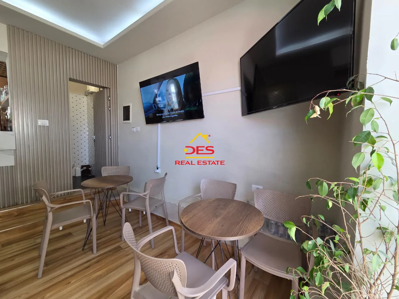 Shitet ambient biznesi (bar-lokal) pranë mobileri aliko, vlorë