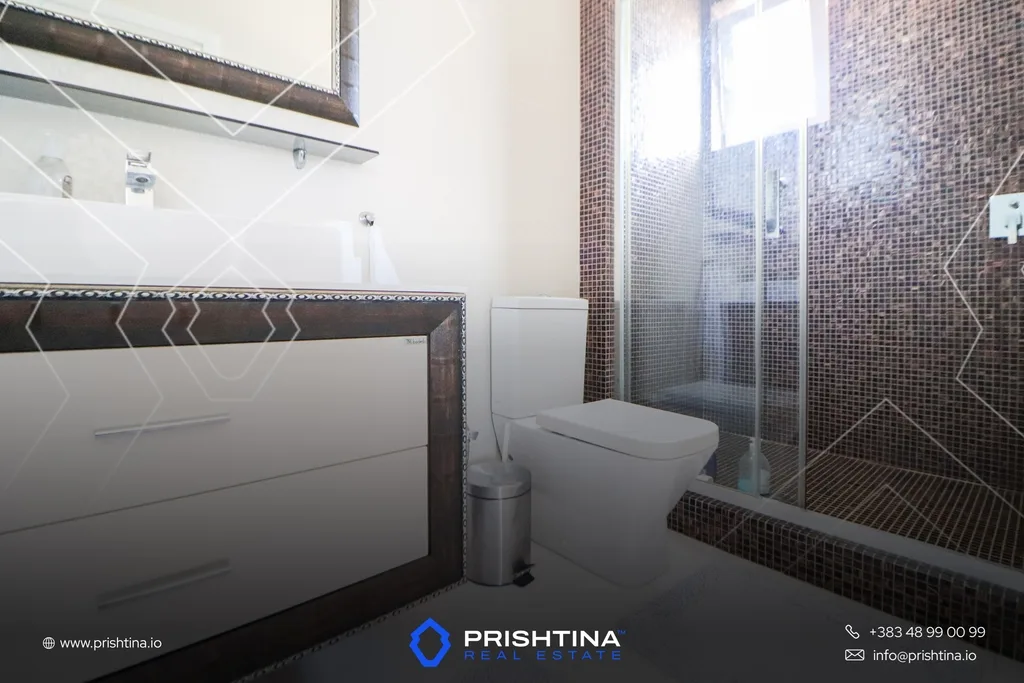 Shtëpi me qira 450m² në Veternik