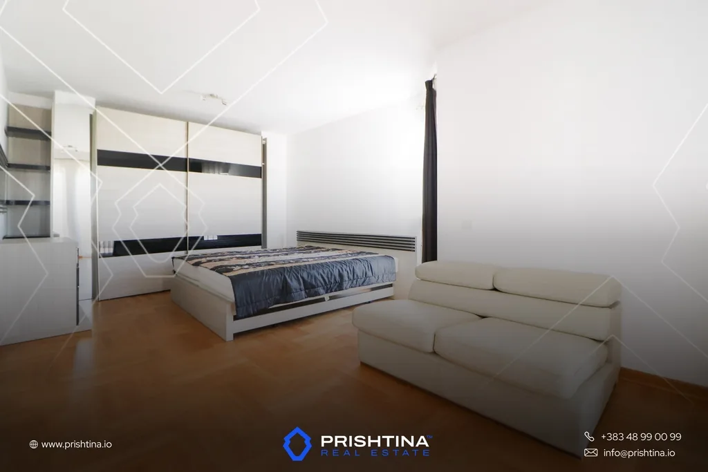 Shtëpi me qira 450m² në Veternik