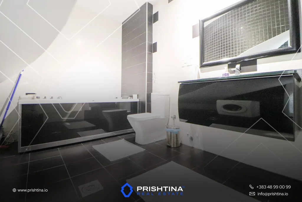 Shtëpi me qira 450m² në Veternik