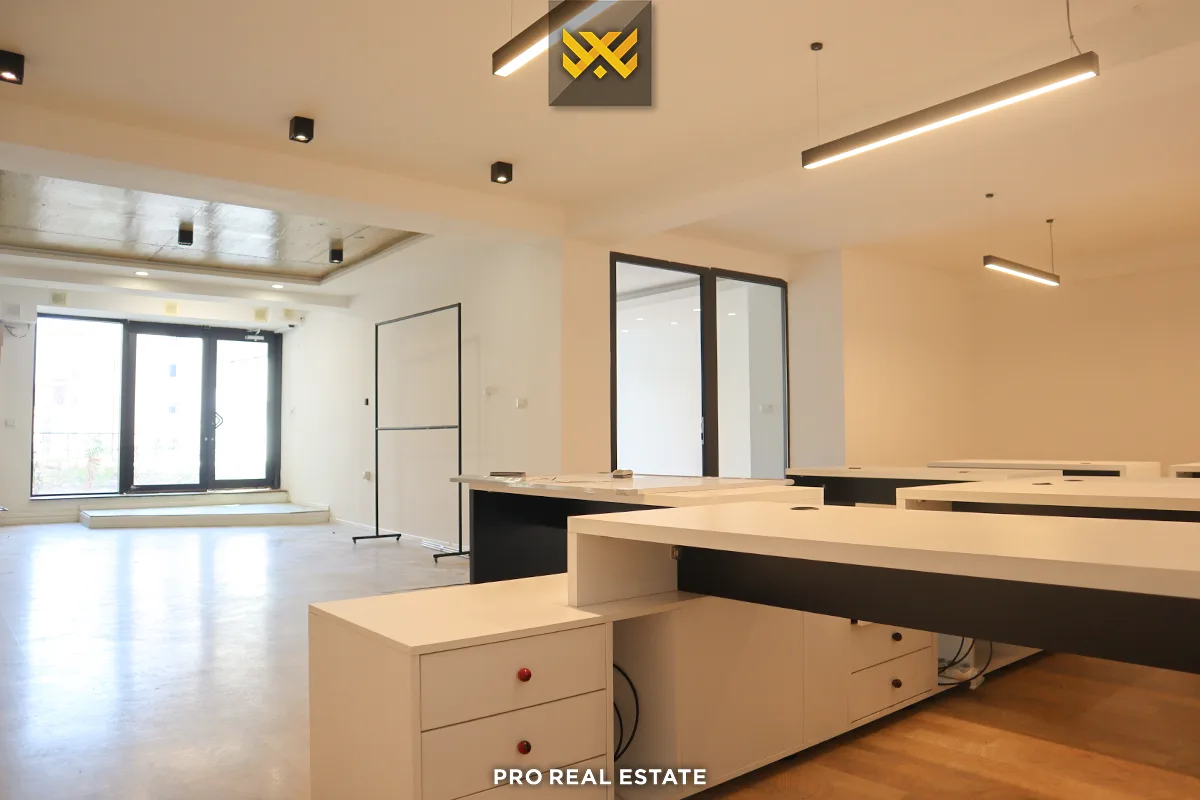 Lokal / Zyrë 208m² + 200m² për #SHITJE në Dragodan