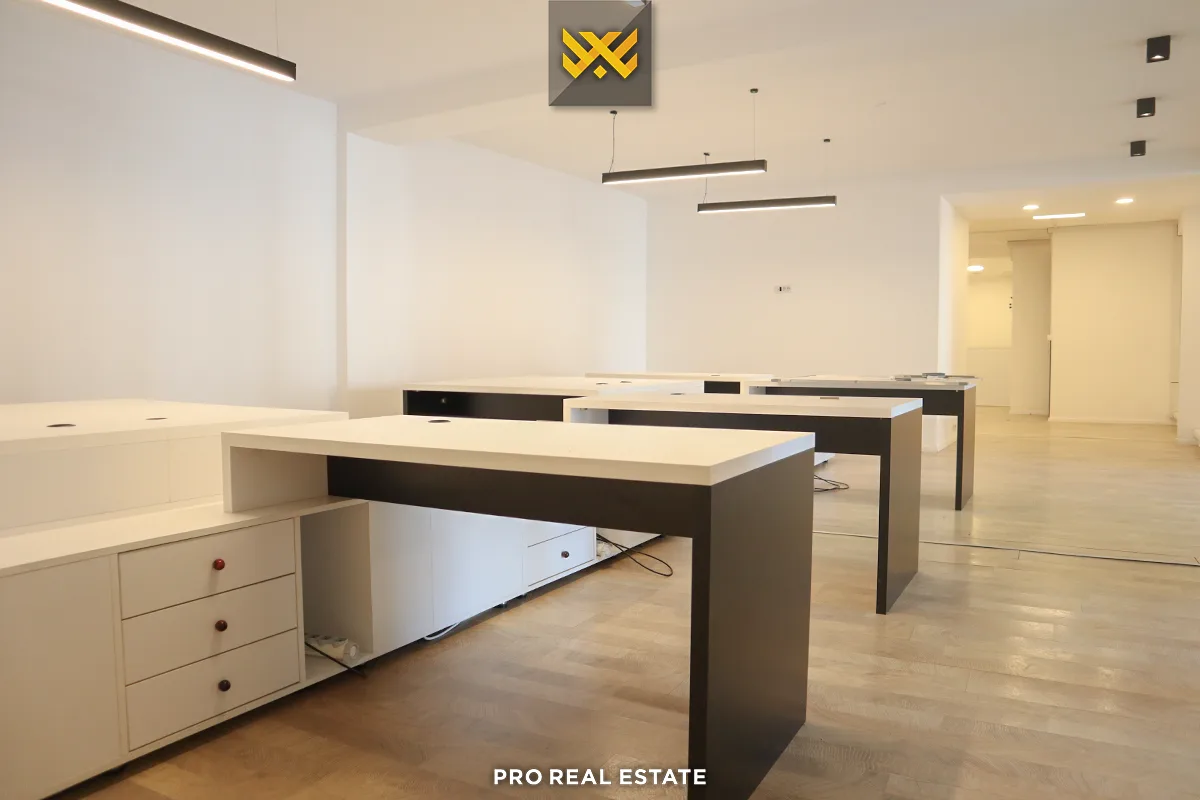 Lokal / Zyrë 208m² + 200m² për #SHITJE në Dragodan