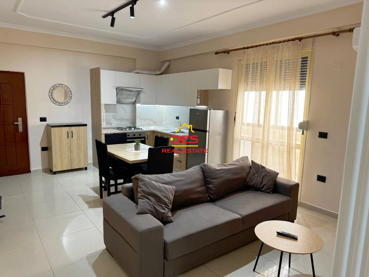 Jepet me qira apartament 2+1+2 te “rruga e çipajve , vlorë