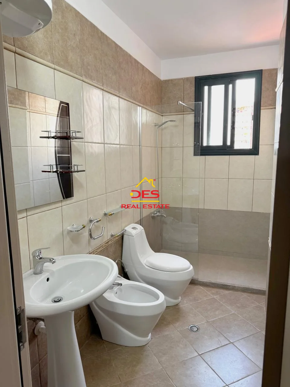 Jepet me qira apartament 2+1+2 te “rruga e çipajve , vlorë