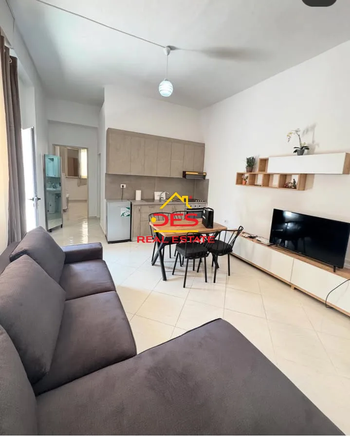 JEPET ME QIRA KATI I PARË I NJË SHTËPIE PRIVATE,VLORË. 📍 Pranë Chic Hotel