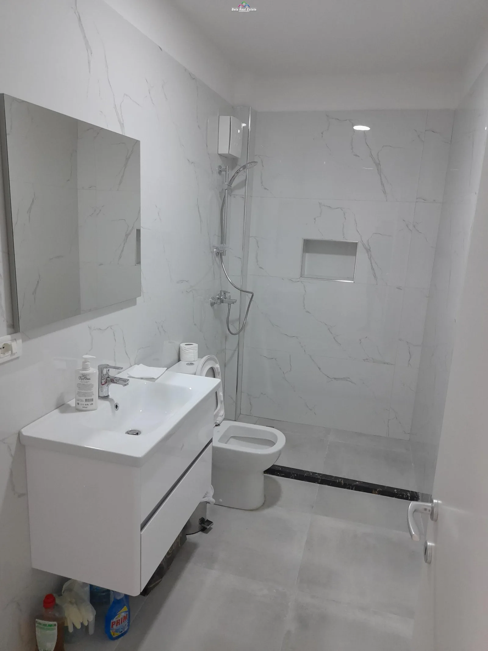 Zyre Me Qera 2+1 tek Sheshi Willson (ID BZ2511) Tirane