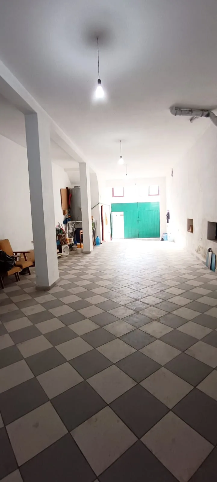 Magazine me Qera ne Shkoze (ID BM119) Tirane