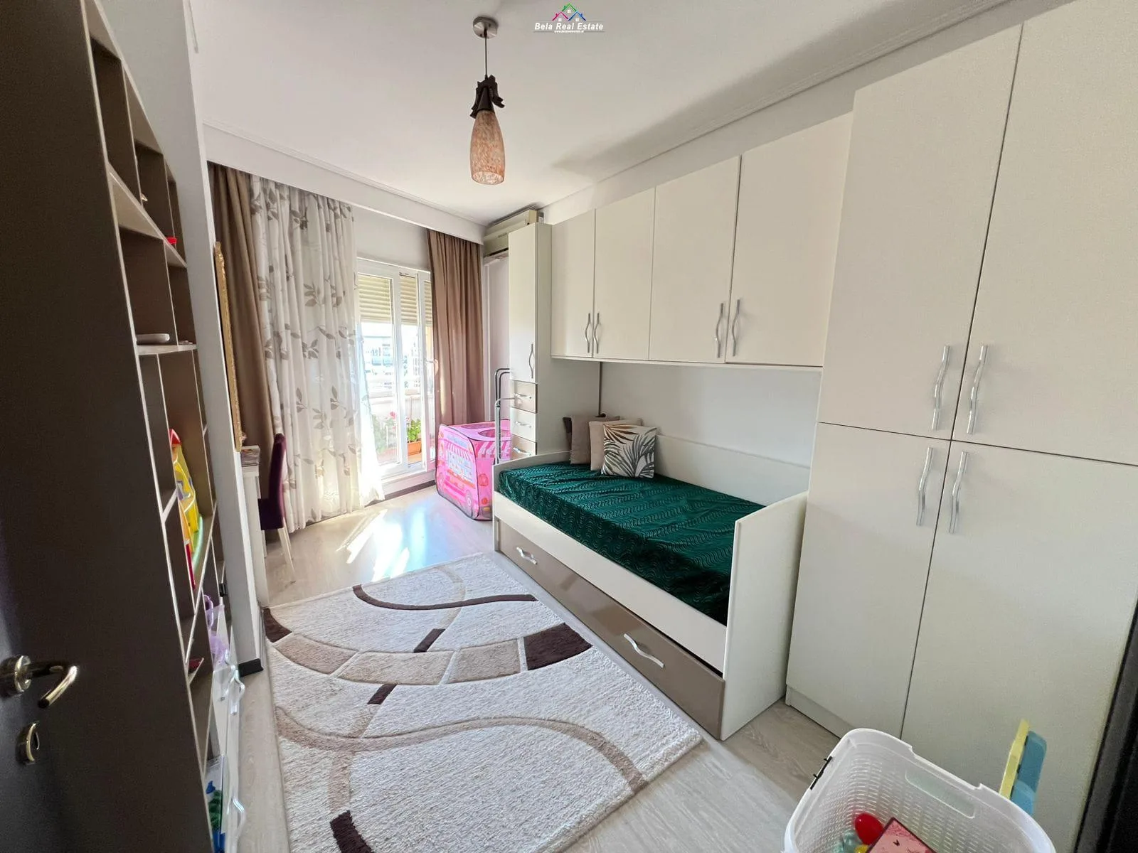 Apartament Me Qera 2+1 Tek Pazari i Ri (ID B2201096) Tirane