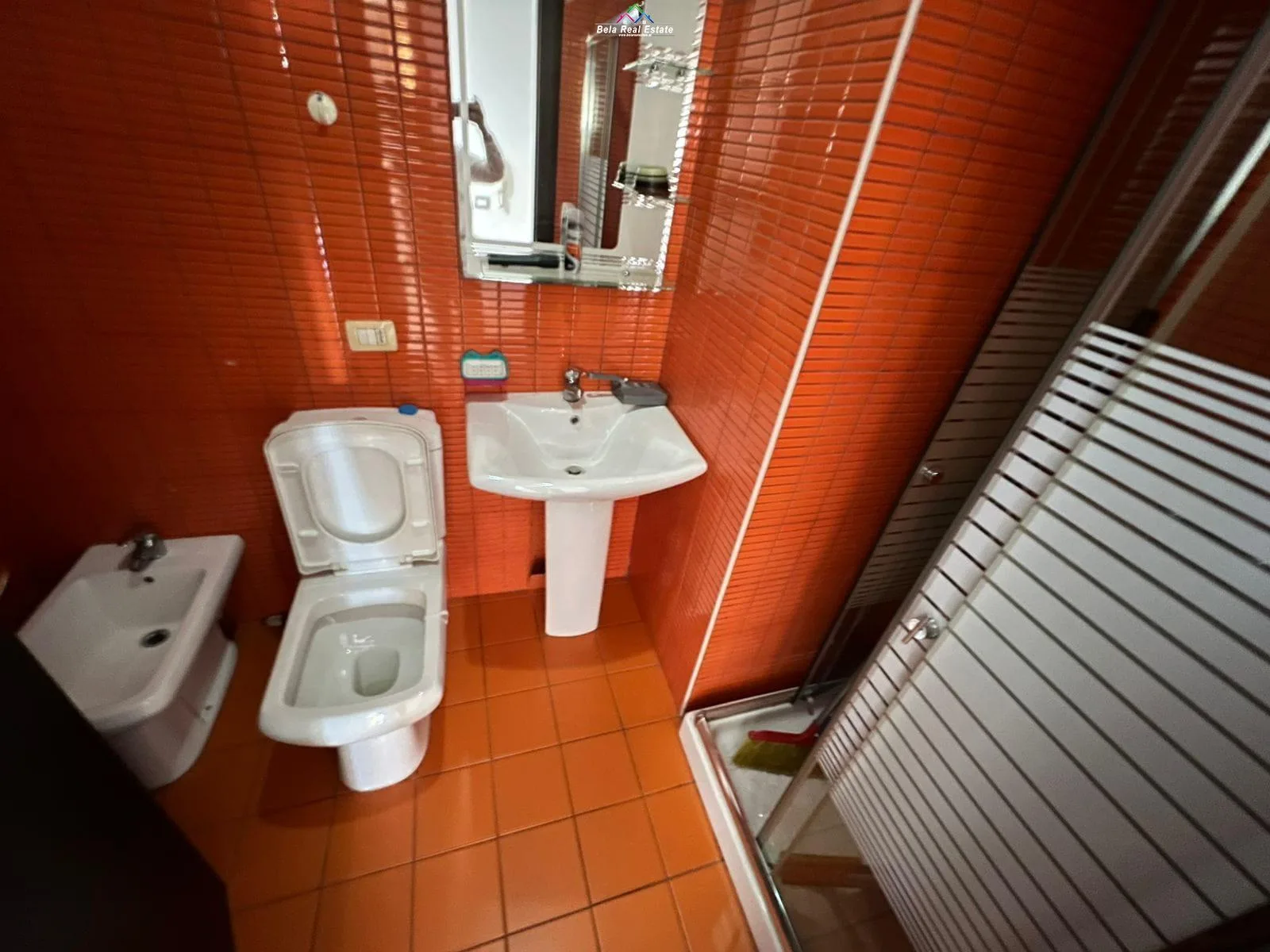 Apartament Me Qera 2+1 Tek Pazari i Ri (ID B2201096) Tirane