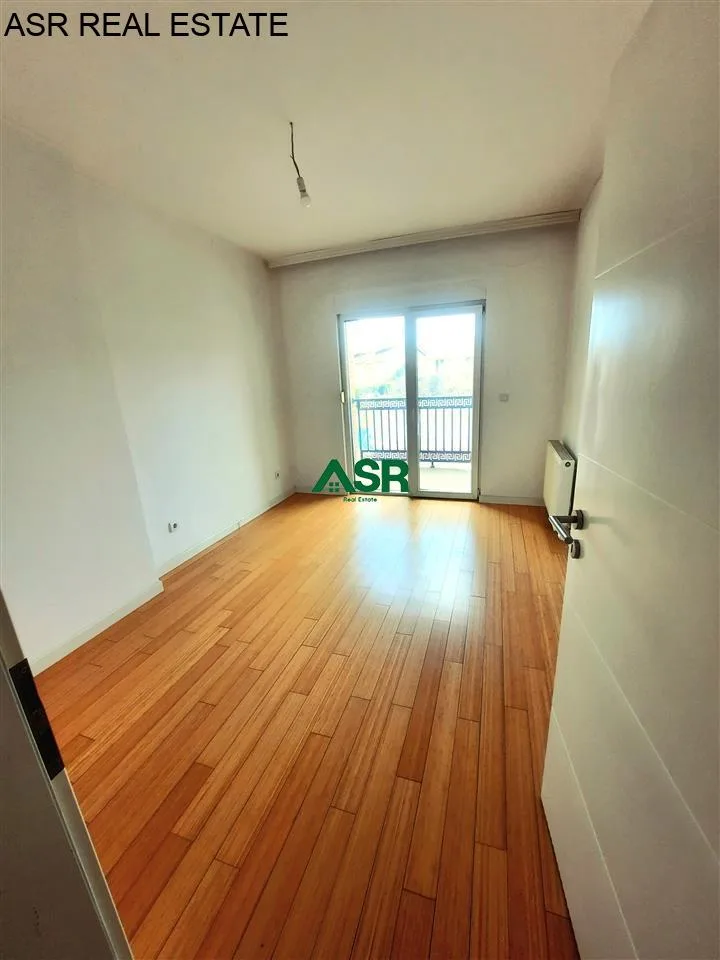 #ID:3377 Banesë/zyre 113m2 me #qira në rr.B