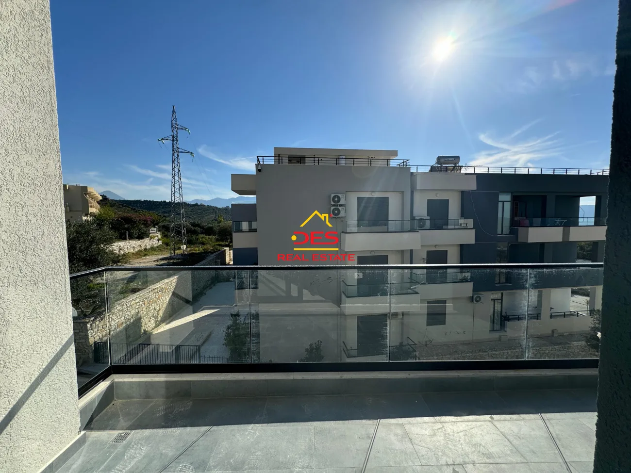 Shitet apartament 1+1 + garazh në radhimë ,vlorë.
