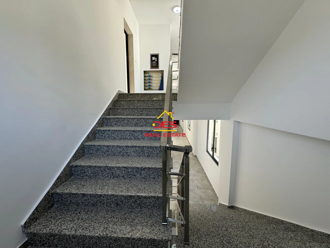 Shitet apartament 1+1 + garazh në radhimë ,vlorë.